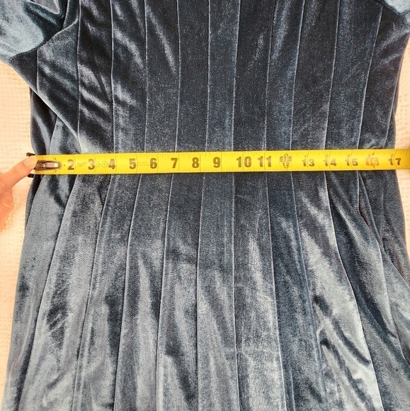 Soft Surroundings Bella Rosa Teal Blue Velvet Top Size Small - Picture 10 of 12